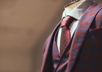 Stylizacja na wiosnę 2025 – najmodniejsze kolory i kroje sezonu